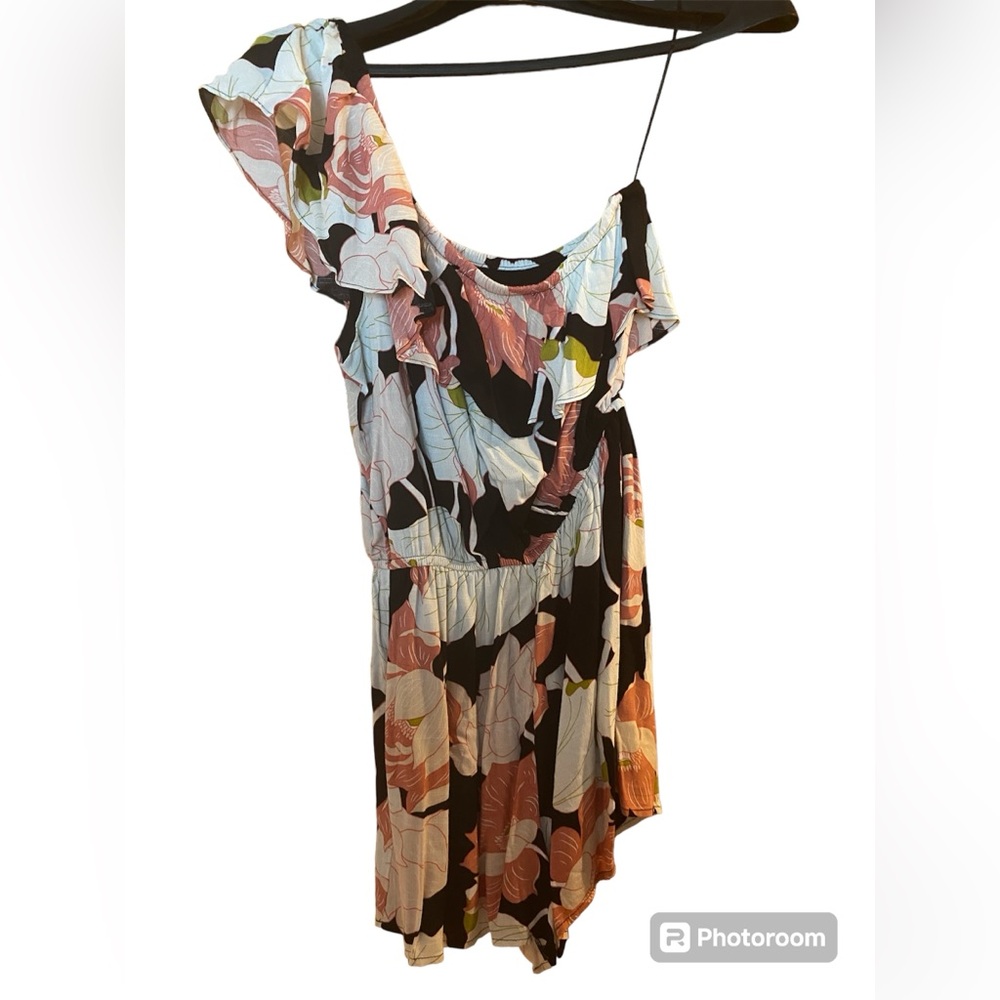 Cupcakes and Cashmere one shoulder romper new with tags.